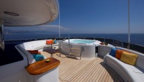 NOA VII Sundeck